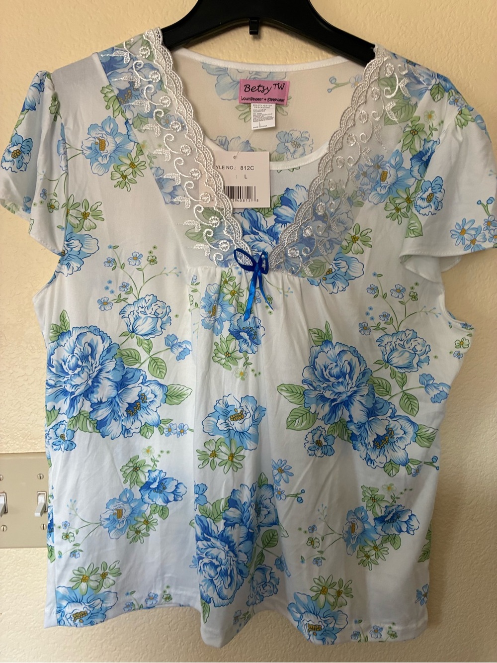 Women's Blue Floral Pajama Set with Lace Trim - Picture 2 of 5